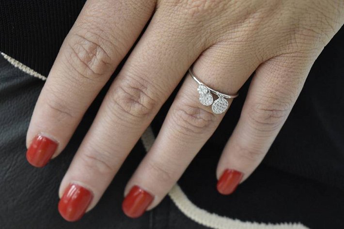 Oxzen δαχτυλίδι ασημένιο με κρεμαστά ζιργκόν free size