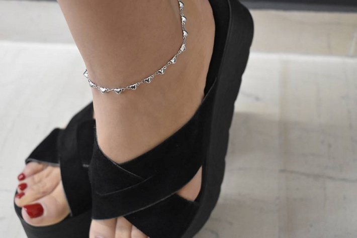 Aλυσίδα ποδιού ατσάλινη με καρδούλες