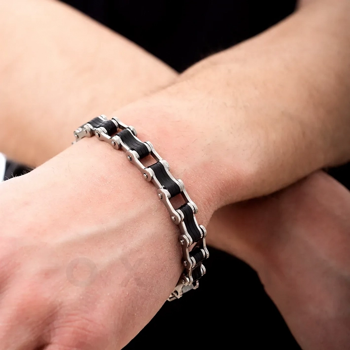 Βραχιόλι ατσάλι ανδρικό σε ασημί με μαύρο