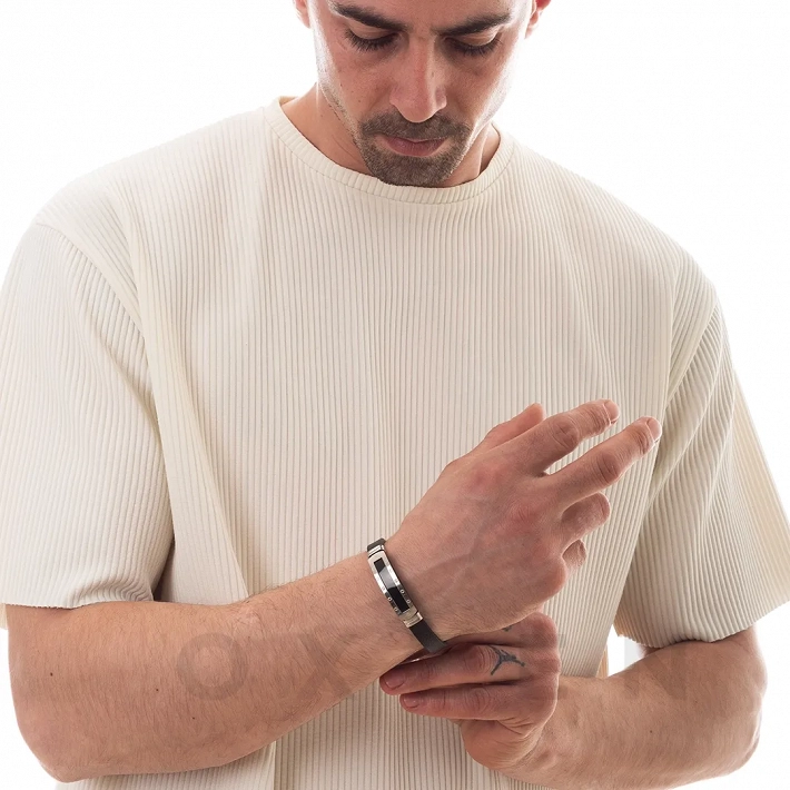 Βραχιόλι ατσάλινο με δέρμα PU ταυτότητα μαύρη