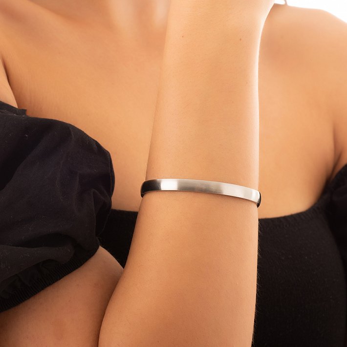 Oxzen χειροπέδα ατσάλινη ματ