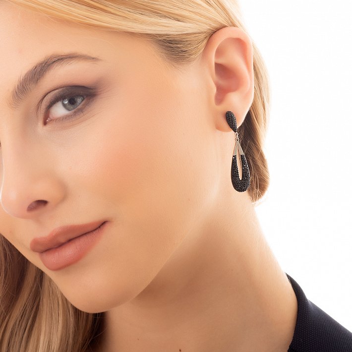 Σκουλαρίκια κρεμαστά ατσάλινα με μαύρα κρύσταλλα CZ