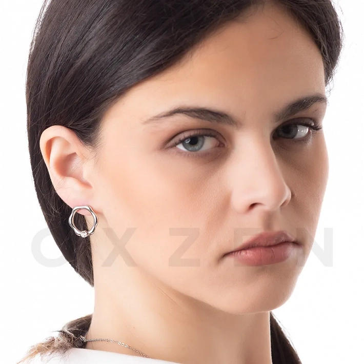 Σκουλαρίκια καρφωτά από ανοξείδωτο ατσάλι, κύκλος με λευκό ζιργκόν