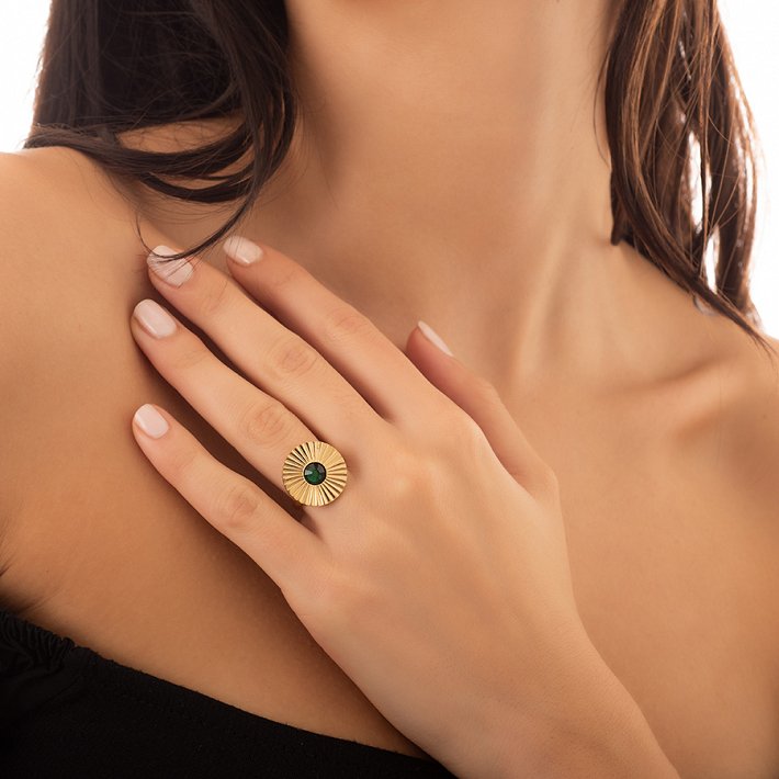 Δαχτυλίδι ατσάλινο στρογγυλό με πράσινη πέτρα ζιργκόν