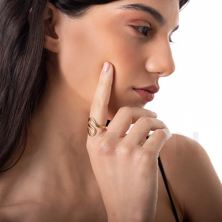 Γυναικείο δαχτυλίδι από ανοξείδωτο ατσάλι λουστρέ με σχήμα άπειρο