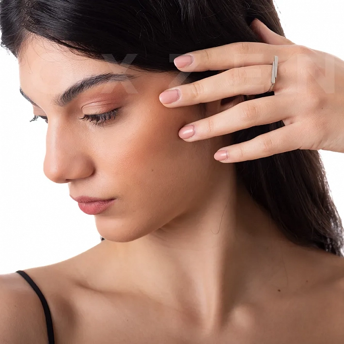 Γυναικείο δαχτυλίδι από ανοξείδωτο ατσάλι με ιδιαίτερο σχήμα