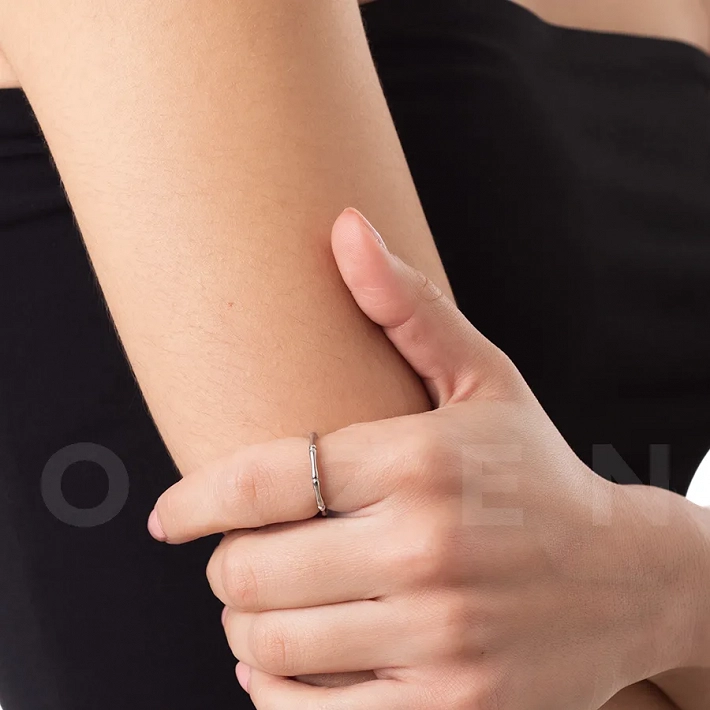 Γυναικείο δαχτυλίδι από ανοξείδωτο ατσάλι βέρα λευκή με ιδιαίτερο σχήμα