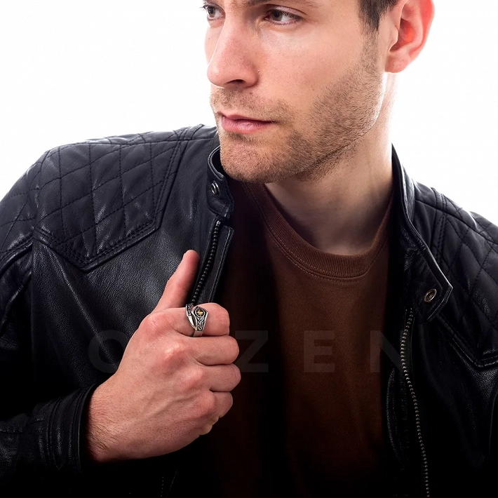 Δαχτυλίδι ανδρικό από ανοξείδωτο ατσάλι, επιχρυσωμένο με τον ήλιο της βεργίνας