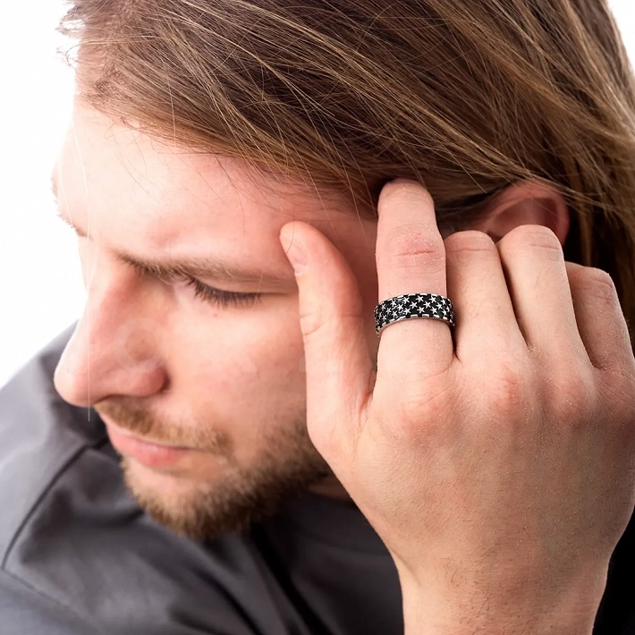 Δαχτυλίδι βέρα ανδρική από ανοξείδωτο ατσάλι, μαυρισμένη με σκάλισμα