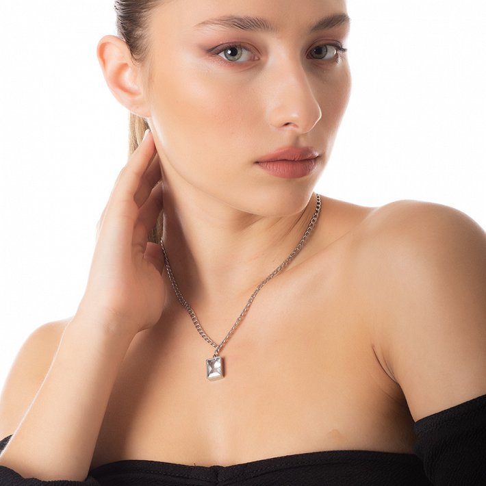 Κολιέ ατσάλινο  με καρέ λευκή πέτρα ζιργκόν