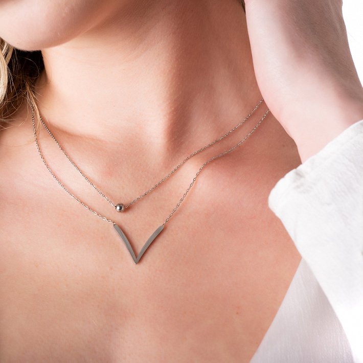 Κολιέ από ανοξείδωτο ατσάλι διπλό σε σχήμα V