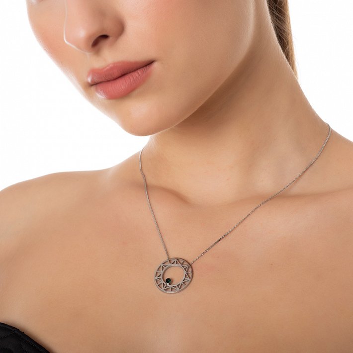 Κολιέ από ανοξείδωτο ατσάλι στρογγυλό με πράσινη πέτρα