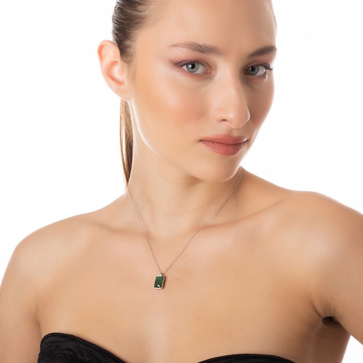 Κολιέ από ανοξείδωτο ατσάλι ασημί με πράσινο κρύσταλλο