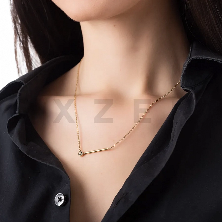 Κολιέ από ανοξείδωτο ατσάλι, μπάρα με ένα λευκό ζιργκόν