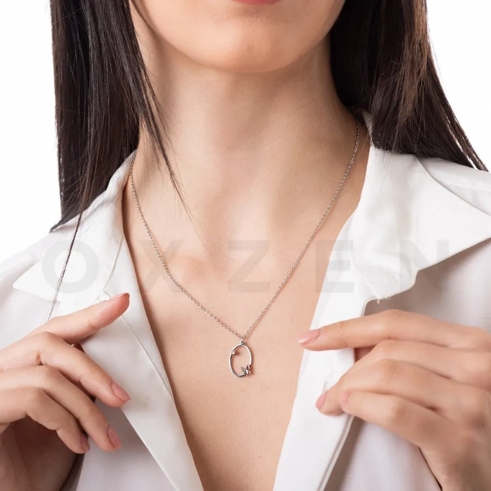 Κολιέ από ανοξείδωτο ατσάλι, οβάλ με πεταλούδα και πέτρα ζιργκόν