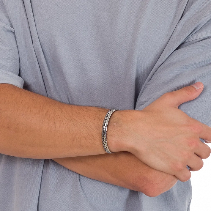 Βραχιόλι ανδρικό από ανοξείδωτο ατσάλι χειροπέδα αντικέ σταθερή με σχέδιο 4mm