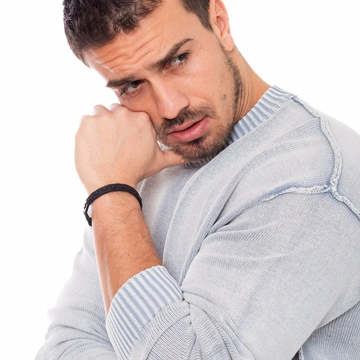 Oxzen ανδρικό βραχιόλι από ανοξείδωτο ατσάλι με δέρμα