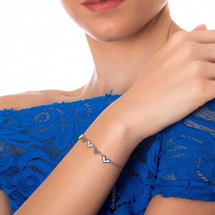 Oxzen ατσάλινο βραχιόλι καρδούλες με φίλντισι