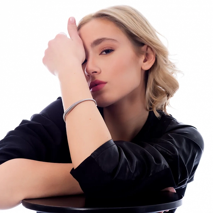 Βραχιόλι γυναικείο από ανοξείδωτο ατσάλι χειροπέδα σπείρα με ματ φινίρισμα