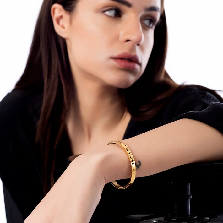 Βραχιόλι γυναικείο από ανοξείδωτο ατσάλι χειροπέδα με κούμπωμα