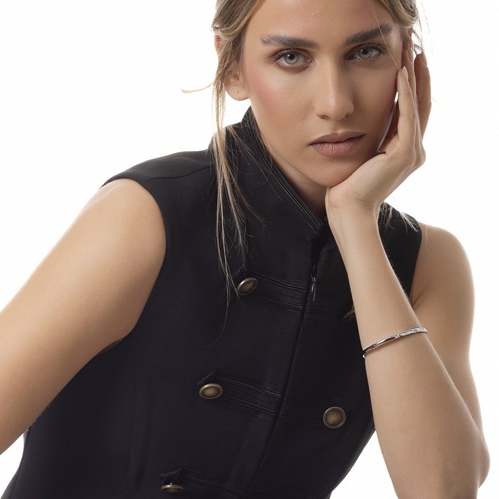 Βραχιόλι γυναικείο από ανοξείδωτο ατσάλι χειροπέδα με φίλντισι