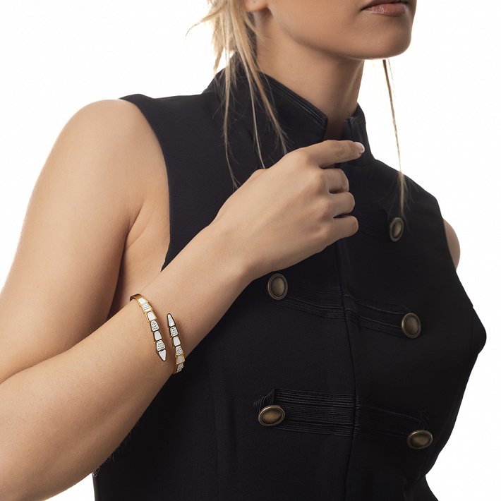 Βραχιόλι γυναικείο από ανοξείδωτο ατσάλι χειροπέδα με φίλντισι