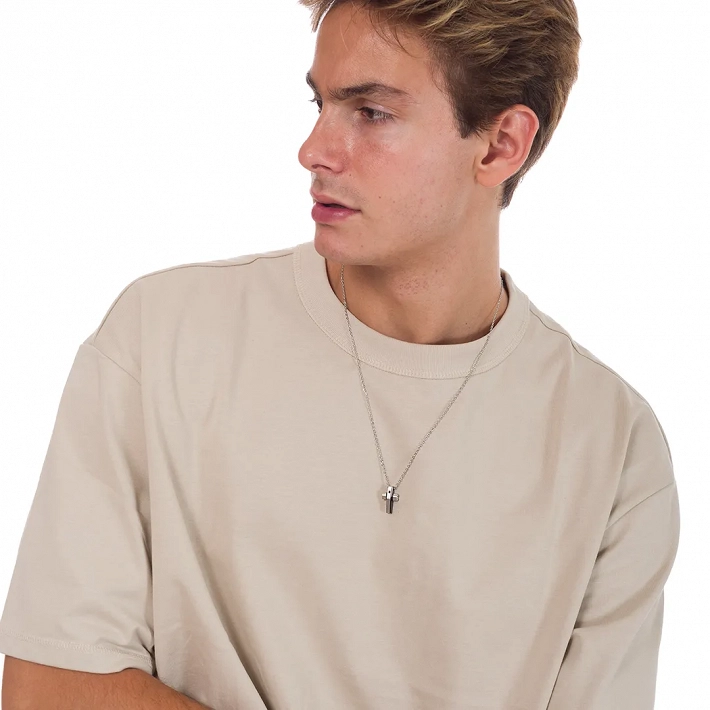 Κολιέ σταυρός ανδρικός από ανοξείδωτο ατσάλι με ένα μαύρο μικρό ζιργκόν