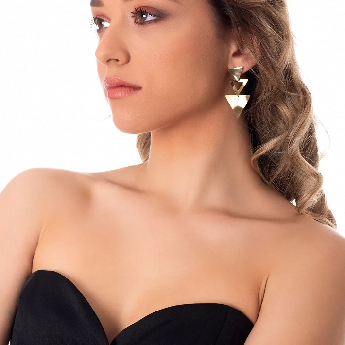 Oxzen σκουλαρίκια κρεμαστά ατσάλινα με τρίγωνα ματ