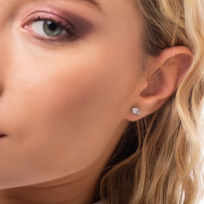 Σκουλαρίκια καρφωτά ατσάλινα δάκρυ με λευκό ζιργκόν