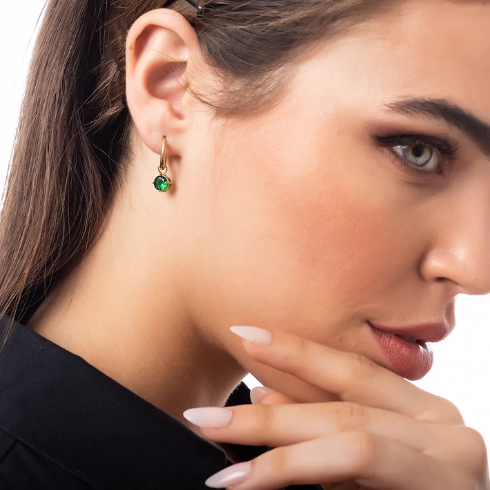 Σκουλαρίκια κρικάκια μικρά ατσάλινα 12mm με ένα κρεμαστό ζιργκόν