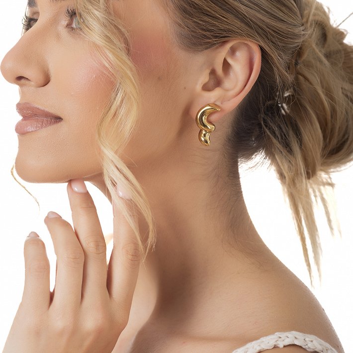 Oxzen σκουλαρίκι ατσάλινο κρεμαστό σε σχήμα S