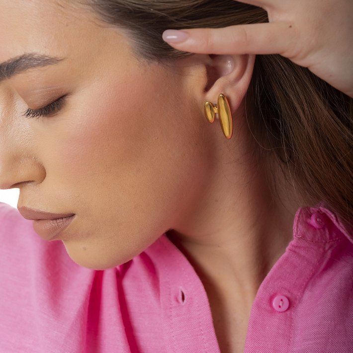 Σκουλαρίκι γυναικείο από ανοξείδωτο ατσάλι με ιδιαίτερο σχήμα