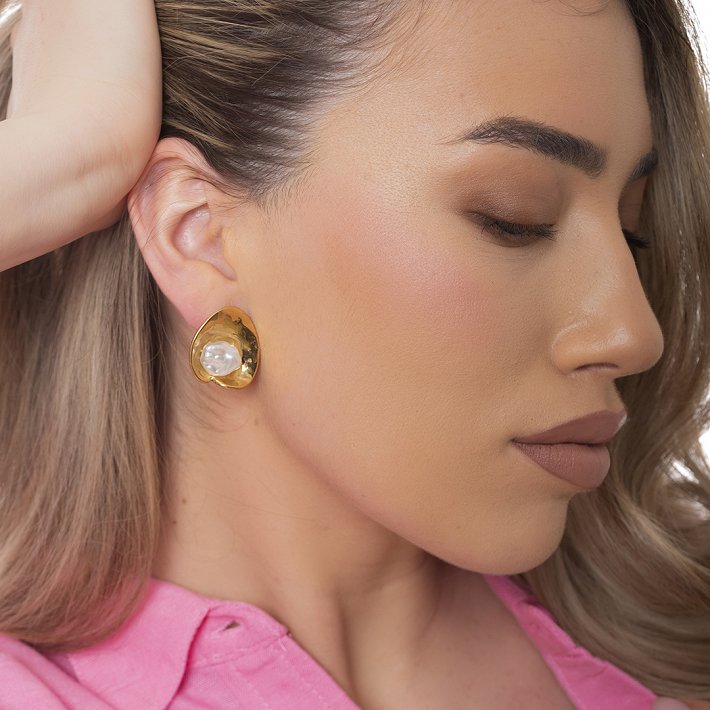 Σκουλαρίκι γυναικείο από ανοξείδωτο ατσάλι καρφωτό με πέρλα