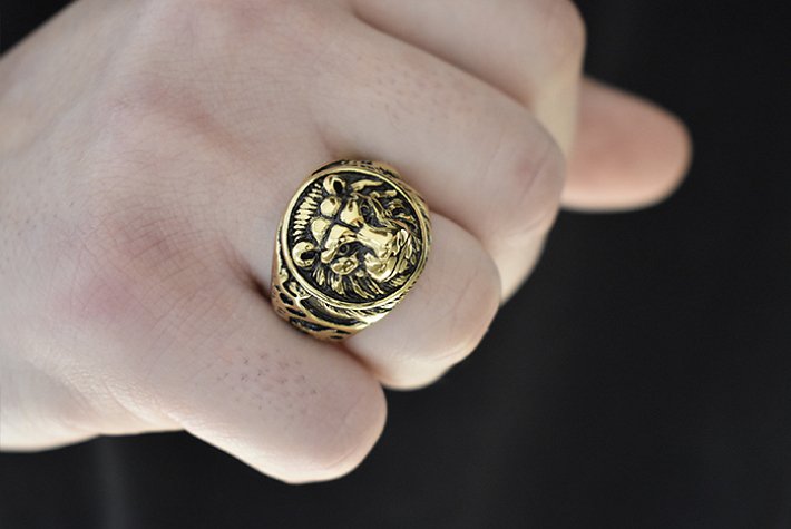 Δαχτυλίδι ανδρικό ατσάλι σε χρυσό κεφάλι λιονταριού
