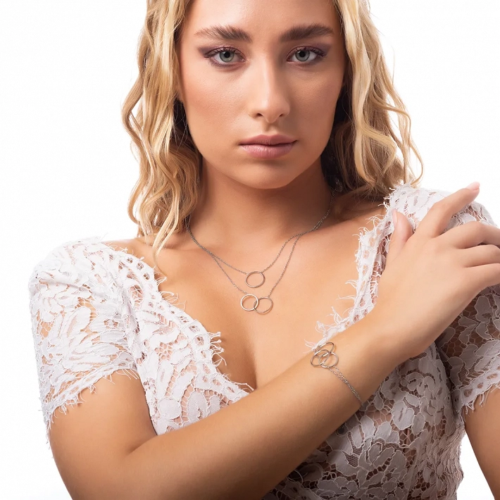 Κολιέ γυναικείο από ανοξείδωτο ατσάλι με τρεις κύκλους