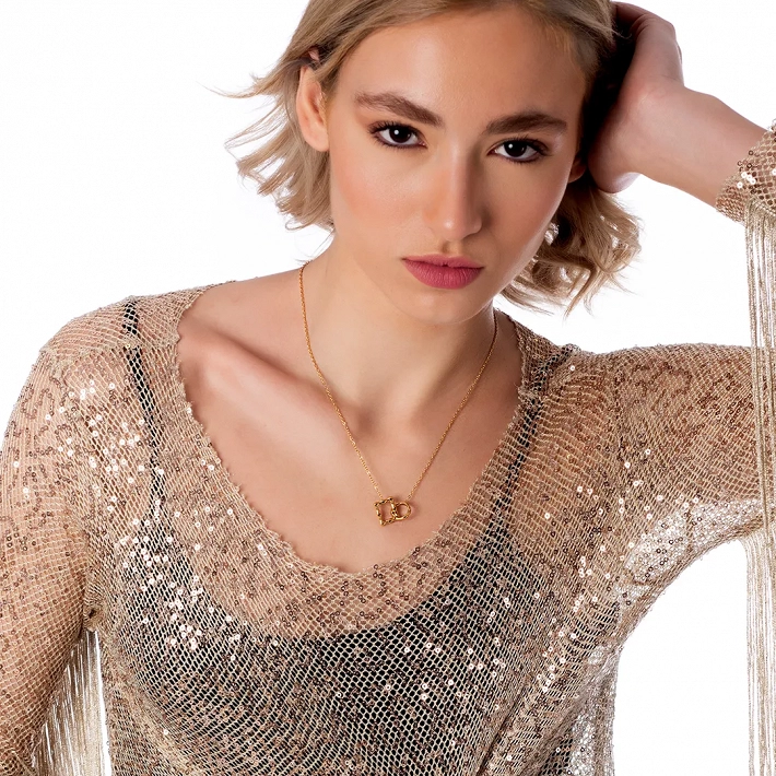 Κολιέ ατσάλινο με ιδιαίτερο σχήμα