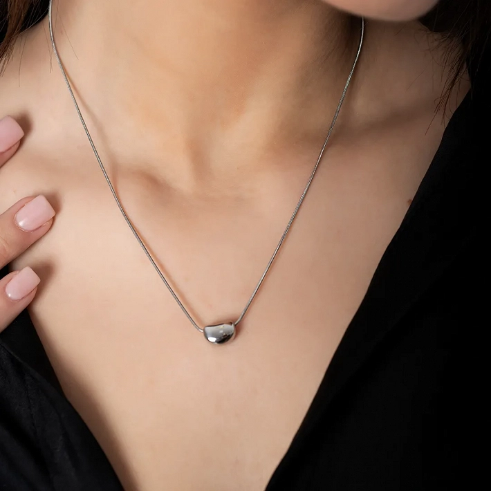 Κολιέ ατσάλινο