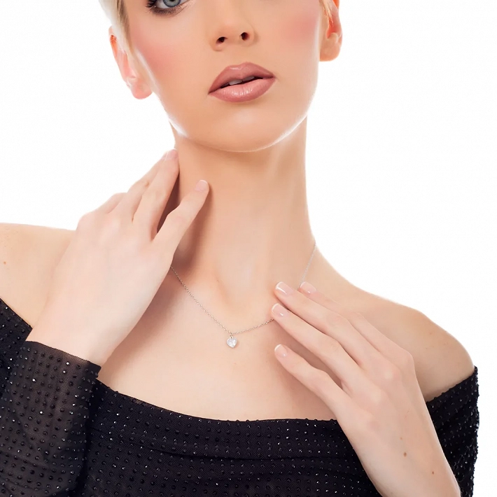 Κολιέ γυναικείο από ανοξείδωτο ατσάλι καρδούλα με λευκό ζιργκόν