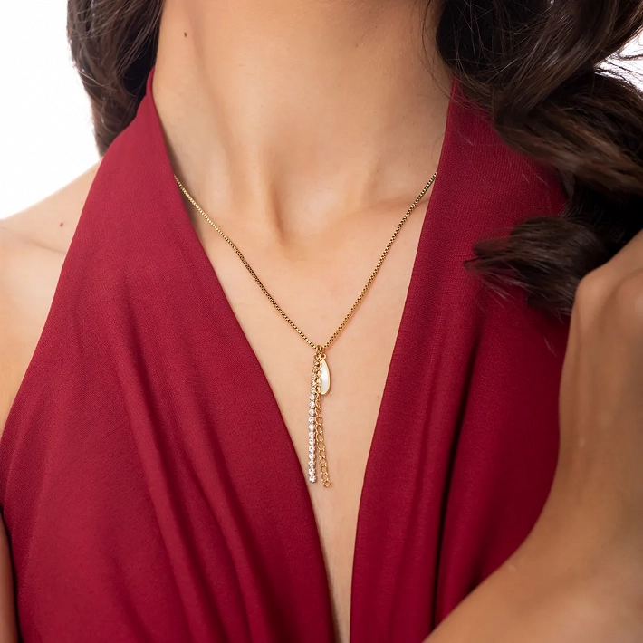 Κολιέ γυναικείο από ανοξείδωτο ατσάλι με φίλντισι και λευκά ζιργκόν