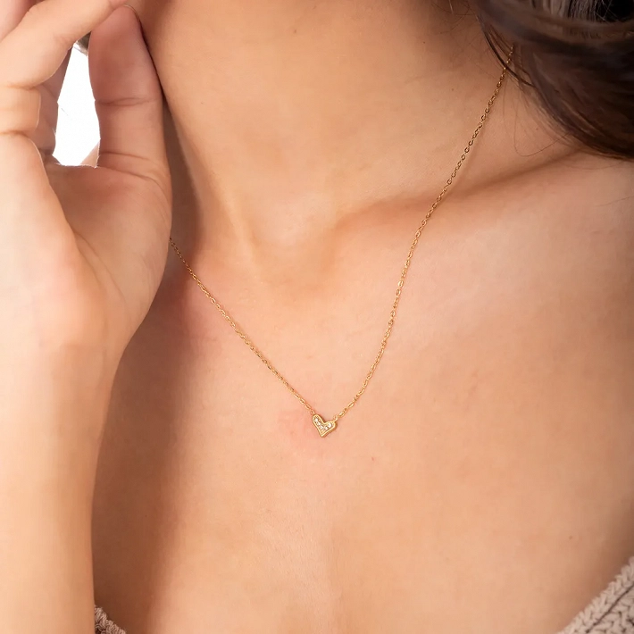 Κολιέ γυναικείο από ανοξείδωτο ατσάλι καρδούλα με λευκά ζιργκόν