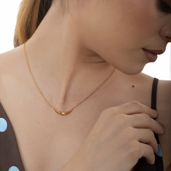 Oxzen γυναικείο κολιέ από ανοξείδωτο ατσάλι με λευκό οπάλιο