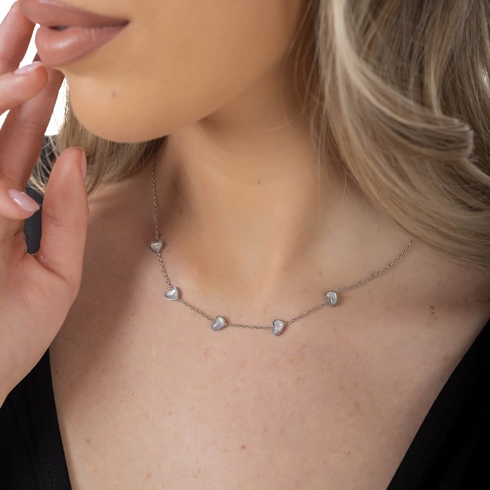 Oxzen γυναικείο ατσάλινο κολιέ με καρδιές οπάλιο