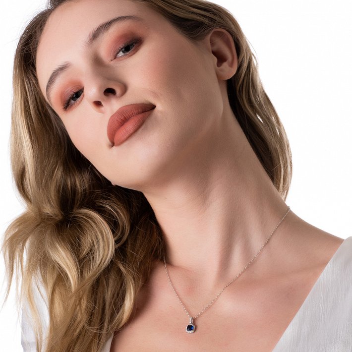 Oxzen γυναικείο κολιέ ασημένιο, τετράγωνο με πέτρα ζιργκόν