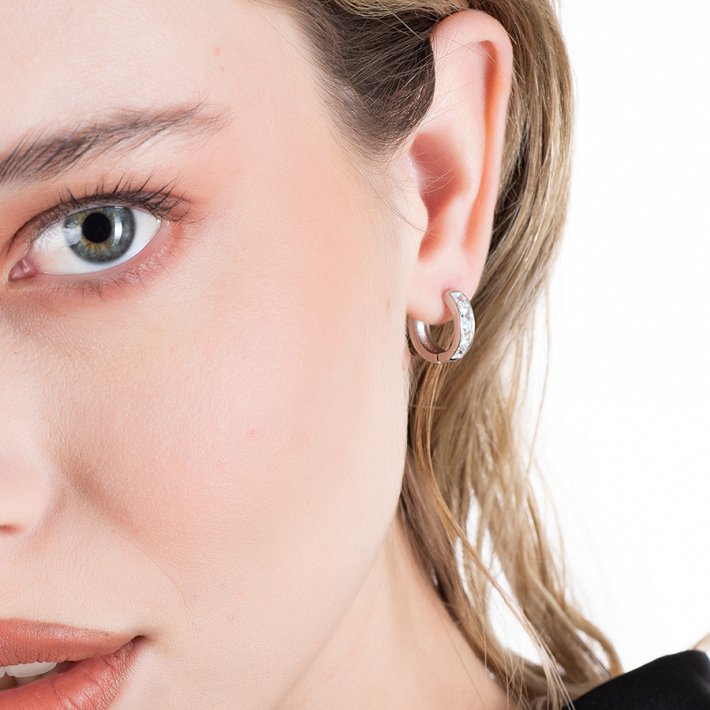 Oxzen σκουλαρίκια κρικάκια μικρά ασημένια φαρδύ με πέτρες ζιργκόν