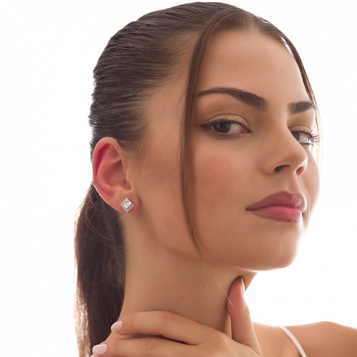 Oxzen σκουλαρίκια καρφωτά ασημένια με λευκή πέτρα ζιργκόν