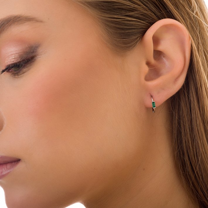 Oxzen σκουλαρίκια κρικάκια μικρά ασημένια με πράσινο ζιργκόν