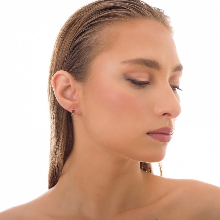 Oxzen σκουλαρίκια κρικάκια μικρά ασημένια με πράσινο ζιργκόν