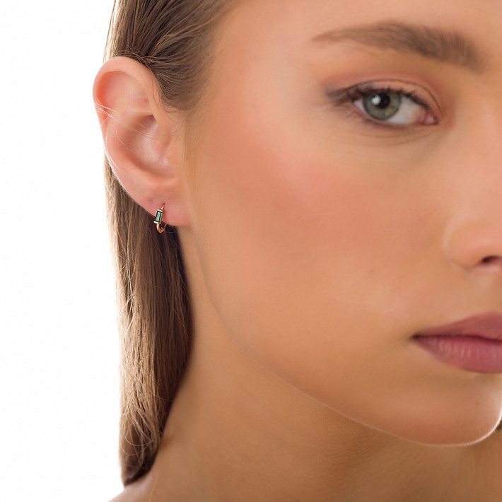 Oxzen σκουλαρίκια κρικάκια μικρά ασημένια με πράσινο ζιργκόν