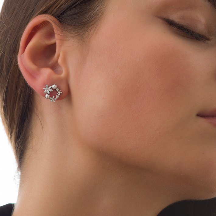 Oxzen σκουλαρίκια καρφωτά ασημένια στεφανάκι με πέρλες και πέτρες ζιργκόν