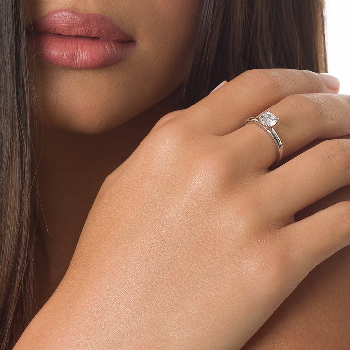 Oxzen δαχτυλίδι ασημένιο μονόπετρο με λευκό ζιργκόν